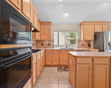 12909 Majestic Oaks Dr - Photo Thumbnail 11