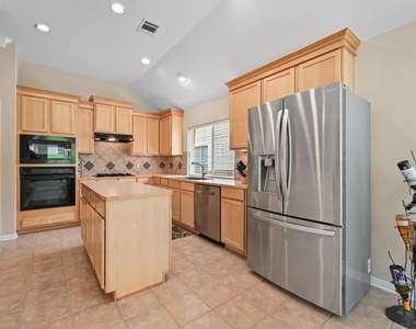 12909 Majestic Oaks Dr - Photo Thumbnail 13