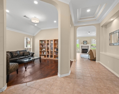 12909 Majestic Oaks Dr - Photo Thumbnail 3