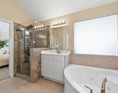 12909 Majestic Oaks Dr - Photo Thumbnail 20