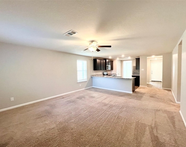 1033 Riverdale Cv - Photo Thumbnail 10