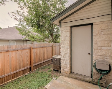 2211 Creekside C Ln - Photo Thumbnail 22