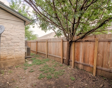 2211 Creekside C Ln - Photo Thumbnail 23