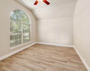11001 Jockey Bluff Dr - Photo Thumbnail 11