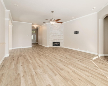 11001 Jockey Bluff Dr - Photo Thumbnail 3