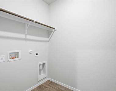 2714 Foss Rd - Photo Thumbnail 31