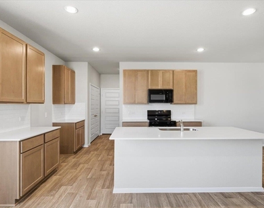 2714 Foss Rd - Photo Thumbnail 10