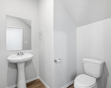 2714 Foss Rd - Photo Thumbnail 21