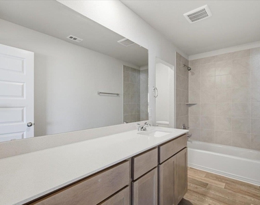 2714 Foss Rd - Photo Thumbnail 30