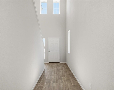 2714 Foss Rd - Photo Thumbnail 6