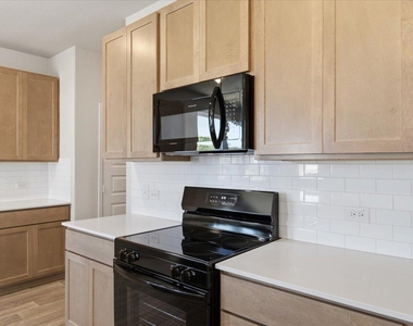 2714 Foss Rd - Photo Thumbnail 12