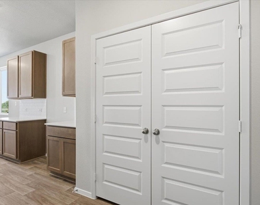 2714 Foss Rd - Photo Thumbnail 14
