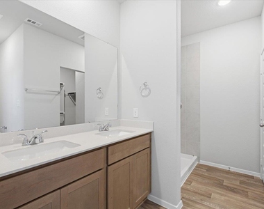 2714 Foss Rd - Photo Thumbnail 18