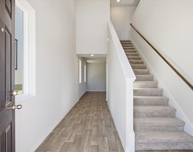 2714 Foss Rd - Photo Thumbnail 5