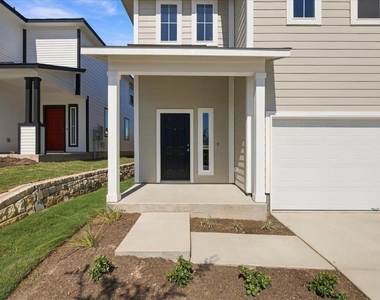 2714 Foss Rd - Photo Thumbnail 4