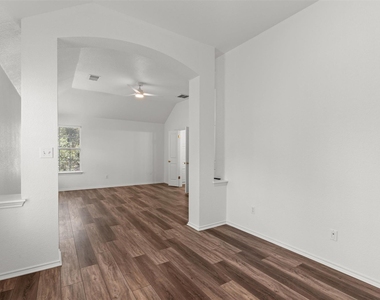 104 Whitechapel Ct - Photo Thumbnail 14