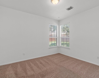 104 Whitechapel Ct - Photo Thumbnail 11