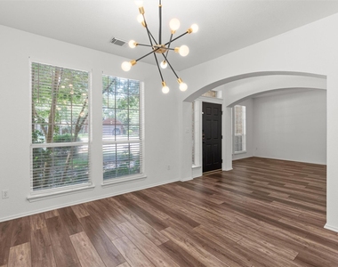 104 Whitechapel Ct - Photo Thumbnail 2