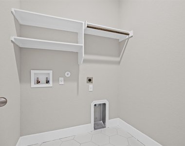 1516 William Bee Dr - Photo Thumbnail 8