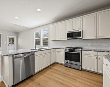 1516 William Bee Dr - Photo Thumbnail 9
