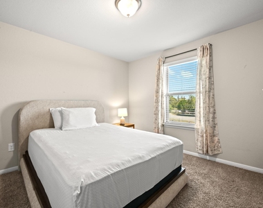 528 Twisted Oaks Ln - Photo Thumbnail 20