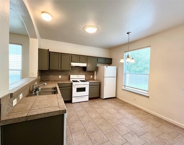 2406 Allred Dr - Photo Thumbnail 7