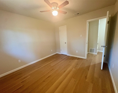 2512 Baxter Dr - Photo Thumbnail 15