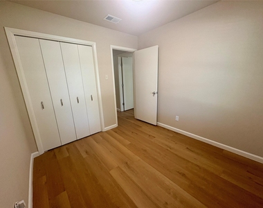 2512 Baxter Dr - Photo Thumbnail 16