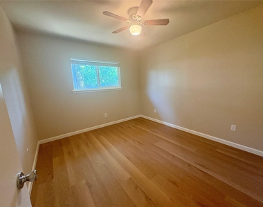 2512 Baxter Dr - Photo Thumbnail 14