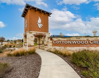 125 Wedgewood Way - Photo Thumbnail 29