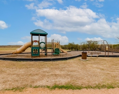 125 Wedgewood Way - Photo Thumbnail 35