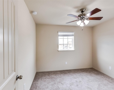 125 Wedgewood Way - Photo Thumbnail 21