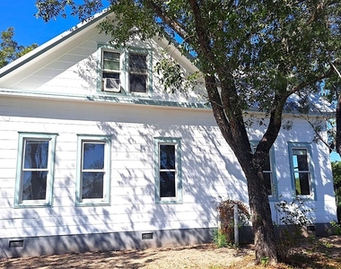 105 Davis Dr - Photo Thumbnail 3