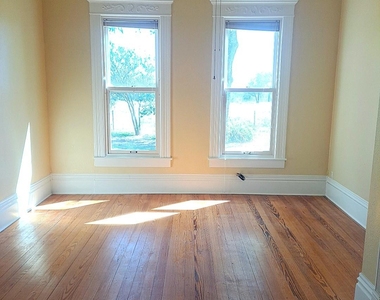105 Davis Dr - Photo Thumbnail 6