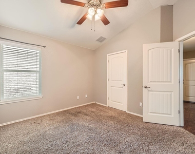 11017 Short Springs Dr - Photo Thumbnail 11