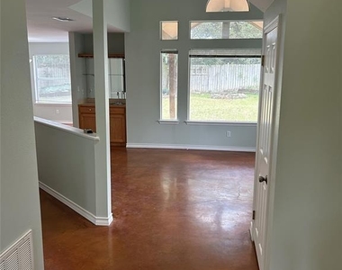 29 Wood Glen Dr - Photo Thumbnail 6