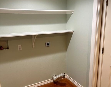 29 Wood Glen Dr - Photo Thumbnail 11