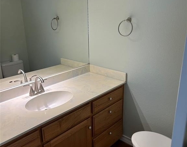 29 Wood Glen Dr - Photo Thumbnail 14