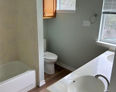 29 Wood Glen Dr - Photo Thumbnail 19
