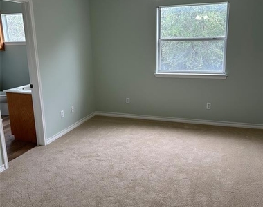 29 Wood Glen Dr - Photo Thumbnail 18