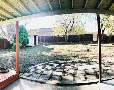2305 S Crossing Dr - Photo Thumbnail 18