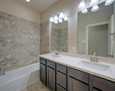 700 Applewood Dr - Photo Thumbnail 12