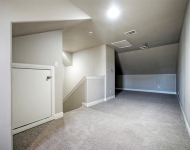 700 Applewood Dr - Photo Thumbnail 13