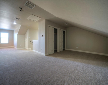 700 Applewood Dr - Photo Thumbnail 14