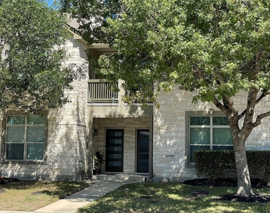 700 Applewood Dr - Photo Thumbnail 1