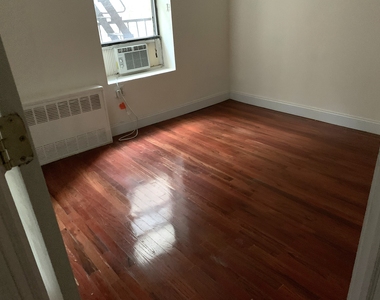 568 Pacific Street - Photo Thumbnail 2