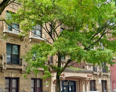 568 Pacific Street - Photo Thumbnail 7