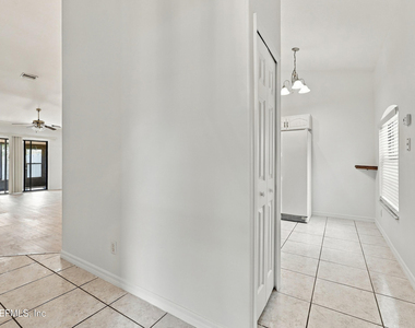12 Emmons Lane - Photo Thumbnail 4