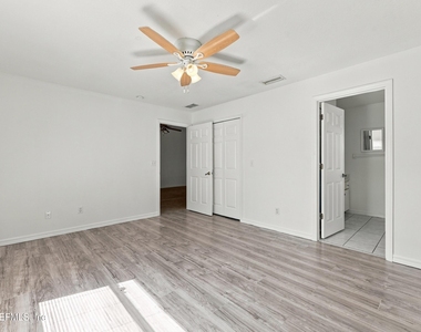 12 Emmons Lane - Photo Thumbnail 13