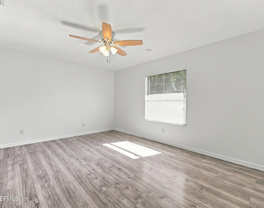 12 Emmons Lane - Photo Thumbnail 14